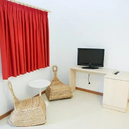 Merlin Park Semesteranläggning (resort) Tirana