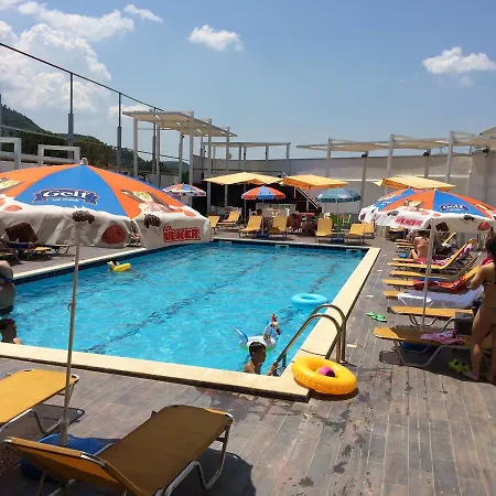 Merlin Park منتجع