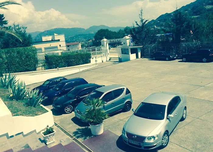 Merlin Park Resort *